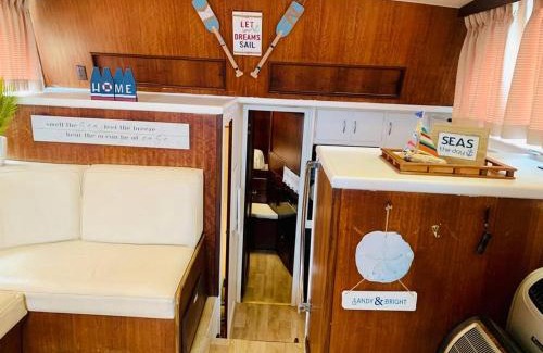 Clayton Boat Rental | Idyllic Yacht Retreat in Clayton, NY with Ocean Views