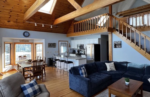 East Wakefield House | Cozy Waterfront Lake House at Belleau Lake, East Wakefield NH