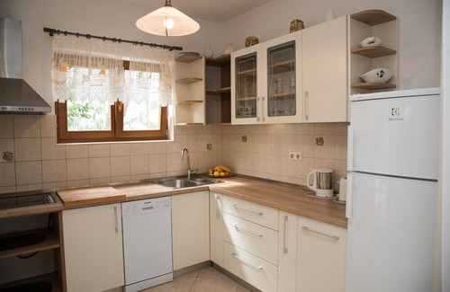 Krizna luka Villa | Elegant Hvar Villa with Spa, Pool & 10/10 Guest Rating