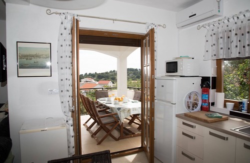 Krizna luka Villa | Elegant Hvar Villa with Spa, Pool & 10/10 Guest Rating