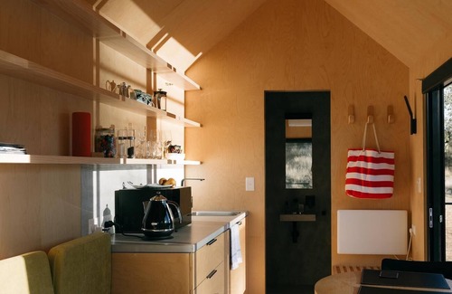 Mountain Bay Cabin | Charming Tiny House with Kitchen and Pet-Friendly Perks