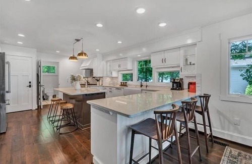Huddleston House | Idyllic Viewtop Home with Hot Tub & 250' Shoreline Access