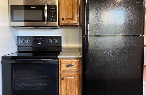 Van Buren House | Pet-Friendly 2 Bedroom Loft with Breakfast & Guest Rated: 9.8