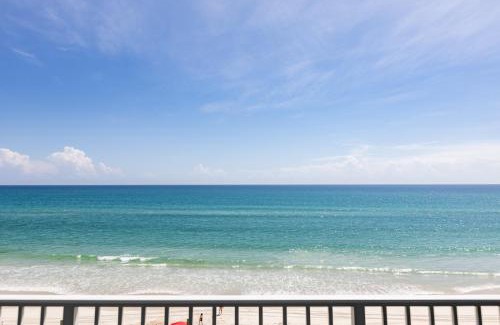 Bethune Beach Apartment | Oceanfront Corner Unit at Ocean Condo 401 with Pet-Friendly Perks
