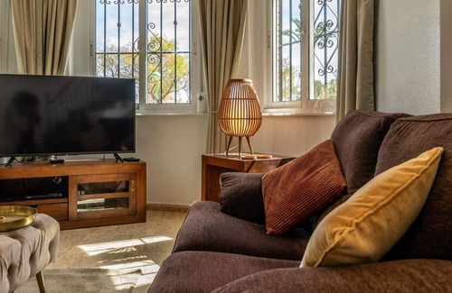 Roldan Villa | Beautifully Decorated Detached Villa FA3RN
