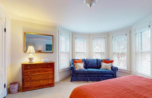 Newfane Apartment | Beautifully decorated downtown apt with lawn, patio, washer/dryer, & streaming