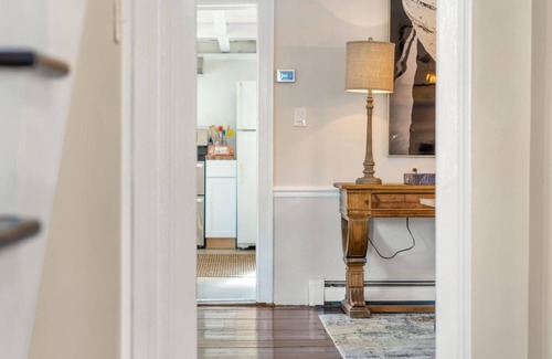 Portsmouth House | Elegant Guest House Retreat on Scenic Aquidneck Island