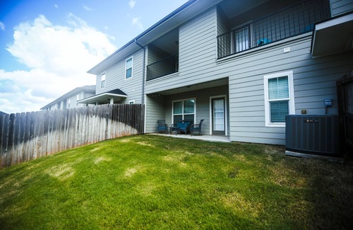 Wellborn House | Guest Rated 10/10: Stylish Aggie Townhome with Pool