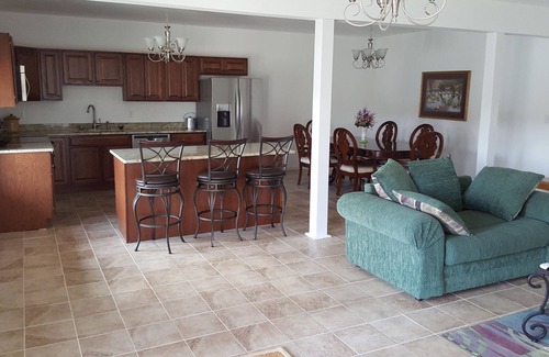 Nebo Apartment | Cozy Lake Side Apartment - Guest Rated 9.8, Family Friendly