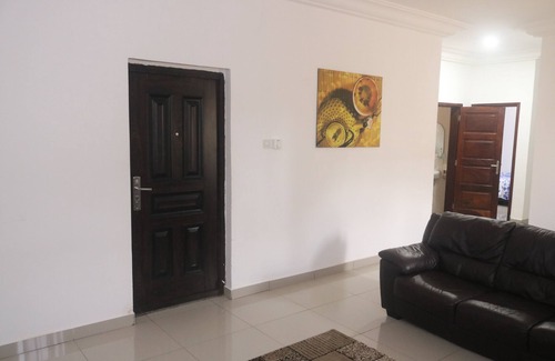 West Coast Division House | Stylishly Furnished Home with Kitchen and Family-Friendly Vibes