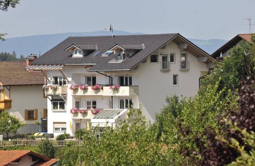 Bodenmais Apartment | Inviting Guest House in Bodenmais with Spa and Breakfast