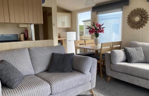 Monreith House | Inviting 2 Bedroom Static Caravan - Child Friendly Retreat