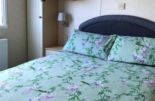 Monreith House | Inviting 2 Bedroom Static Caravan - Child Friendly Retreat