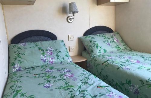 Monreith House | Inviting 2 Bedroom Static Caravan - Child Friendly Retreat
