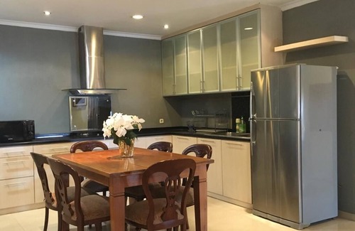 Jakarta Apartment | Stylish 2 Bedroom Apartment in Senayan Area