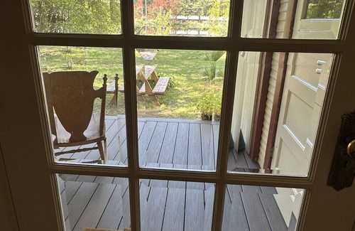 Boonville House | Discover a Refurbished Wine Country Retreat with Family Amenities