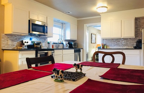 Central Oklahoma City House | Chic Bungalow Near Historic Route 66 with Pet-Friendly Perks