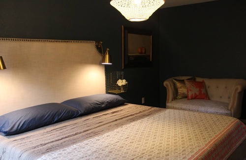 Arvada House | Beautifully remodeled cottage steps from Olde Town action