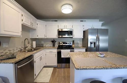 St. George Condo | Stylish Condo with Fountain Views & Spa Amenities