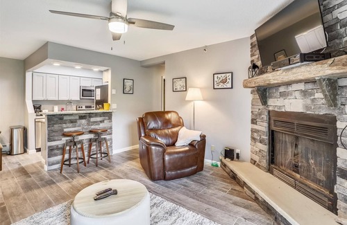 Timberline Condo | Modern Condo Retreat at Timberline Mt with Kitchen & Breakfast