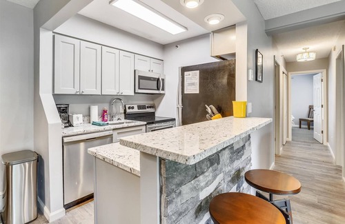 Timberline Condo | Modern Condo Retreat at Timberline Mt with Kitchen & Breakfast
