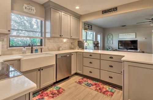 Mount Dora House | Guest Rated 10/10: Renovated Farmhouse with Pool Near Mount Dora