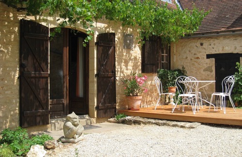 Fleurac House | Renovated Country House with Private Pool & Ocean Views