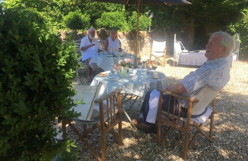 Chewton Mendip House | Timeless 400-Year-Old Post Office & Bakery Getaway