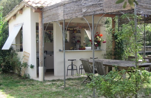 Sardan Cabin | Enchanting Restored Circus Wagon with Pool Access