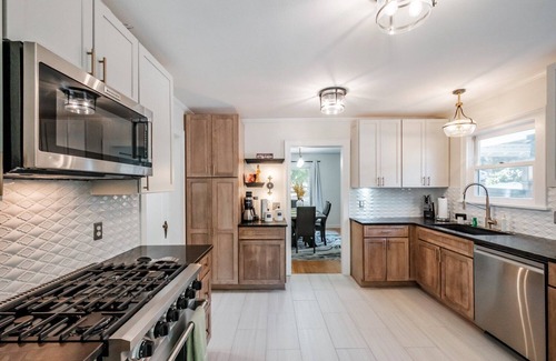 Corvallis House | Top-Rated Restored Home Near OSU with Spa & Hot Tub