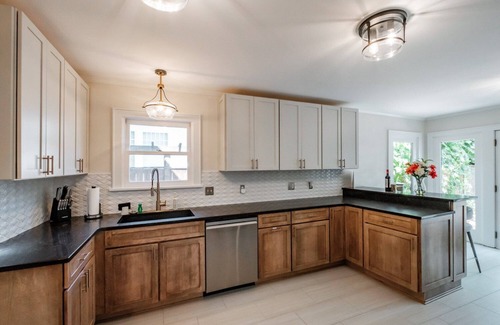 Corvallis House | Top-Rated Restored Home Near OSU with Spa & Hot Tub