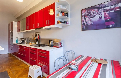 1st Arrondissement Apartment | Inviting Riverside Flat in Lyon for Up to 11 Guests