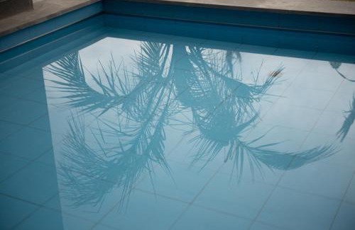 Hallim House | Relax at Beautipool Pension with Pool and Hot Tub Retreat