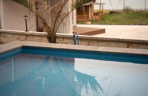 Hallim House | Relax at Beautipool Pension with Pool and Hot Tub Retreat