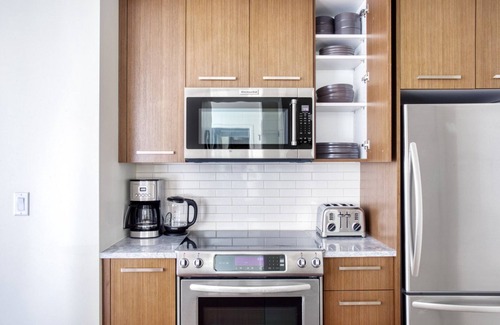 Bay Village Apartment | Elegant 1BR Retreat in Back Bay with Gym & Pet-Friendly
