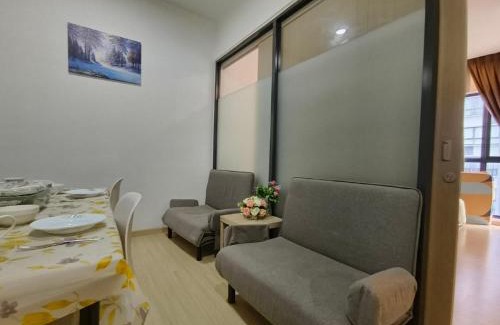 Sungai Buloh Apartment | DSara Comfy Homestay: Family-Friendly Retreat with Dining