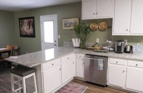 Griffin House | Experience the Beauty of the Valley: Family-Friendly Stay