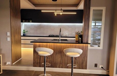 Te Awamutu House | Beauty with Panoramic Views of Mount Pirongia
