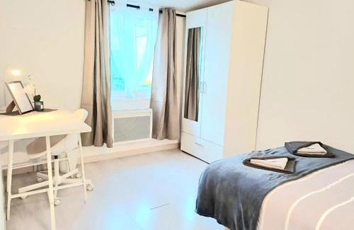 Beauvais House | Comfortable Stay at La Belle Thil - Near Airport, Ideal Rooms