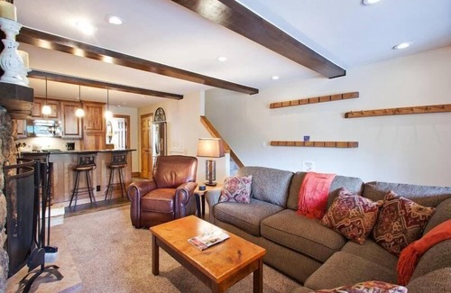 Avon Condo | Platinum-Rated Beaver Creek Retreat with Spa & Hot Tub