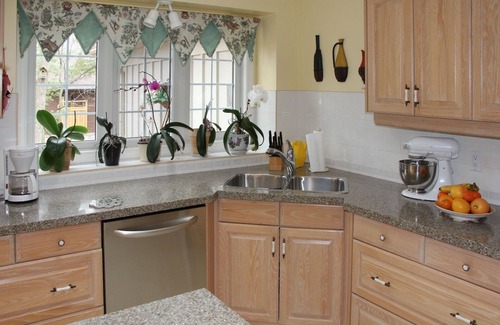Grand Bend Cottage | Beaver Dam Cottage with Hot Tub and Family Amenities