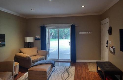 Port Alberni Bed & Breakfast | Cozy Stay at Beaver Hut Bed And Breakfast with Daily Breakfast