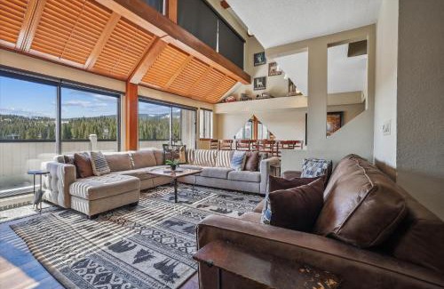Peak 9 Apartment | Experience Beaver Run Black Diamond Penthouse with Hot Tub