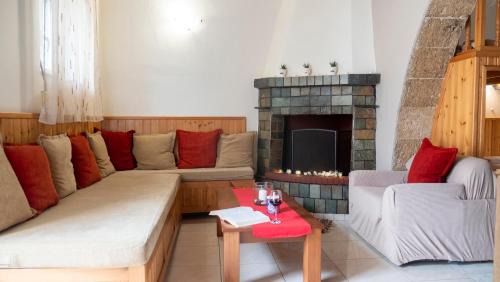 Prassonissi House | Beaver's Nest: Family-Friendly Retreat with Top Reviews