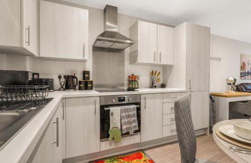 Coventry Apartment | Top Floor Harmony Apartment with Balcony - Rated 10/10!