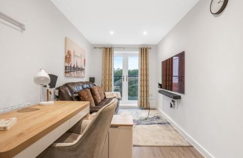 Coventry Apartment | Top Floor Harmony Apartment with Balcony - Rated 10/10!