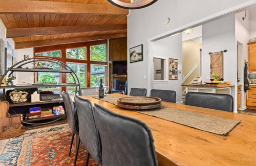 Beaverton House | Family-Friendly Beaverton Highlands Retreat Awaits You