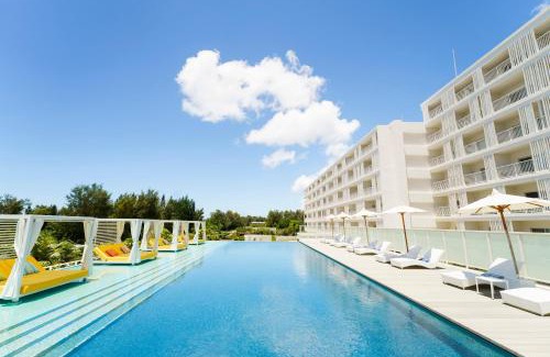 Serakaki Hotel | Explore Hoshino Resorts BEB5 Okinawa Serakaki: 4-Star Retreat