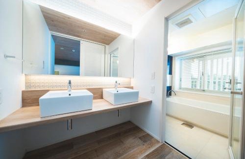 Serakaki Hotel | Explore Hoshino Resorts BEB5 Okinawa Serakaki: 4-Star Retreat