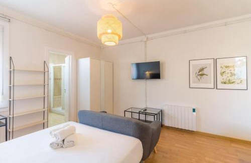 Sant Andreu Apartment | Comfortable Studio Retreat in Sant Andreu for Families